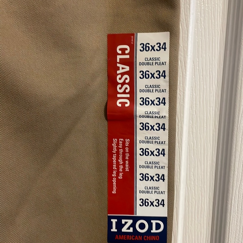 Izod Chinos